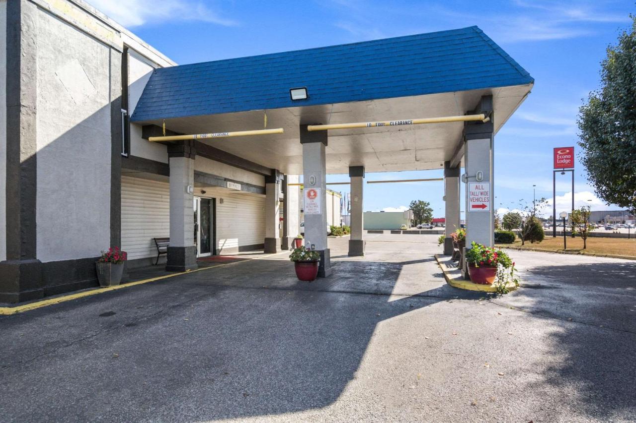 Econo Lodge Inn & Suites Terre Haute Bagian luar foto