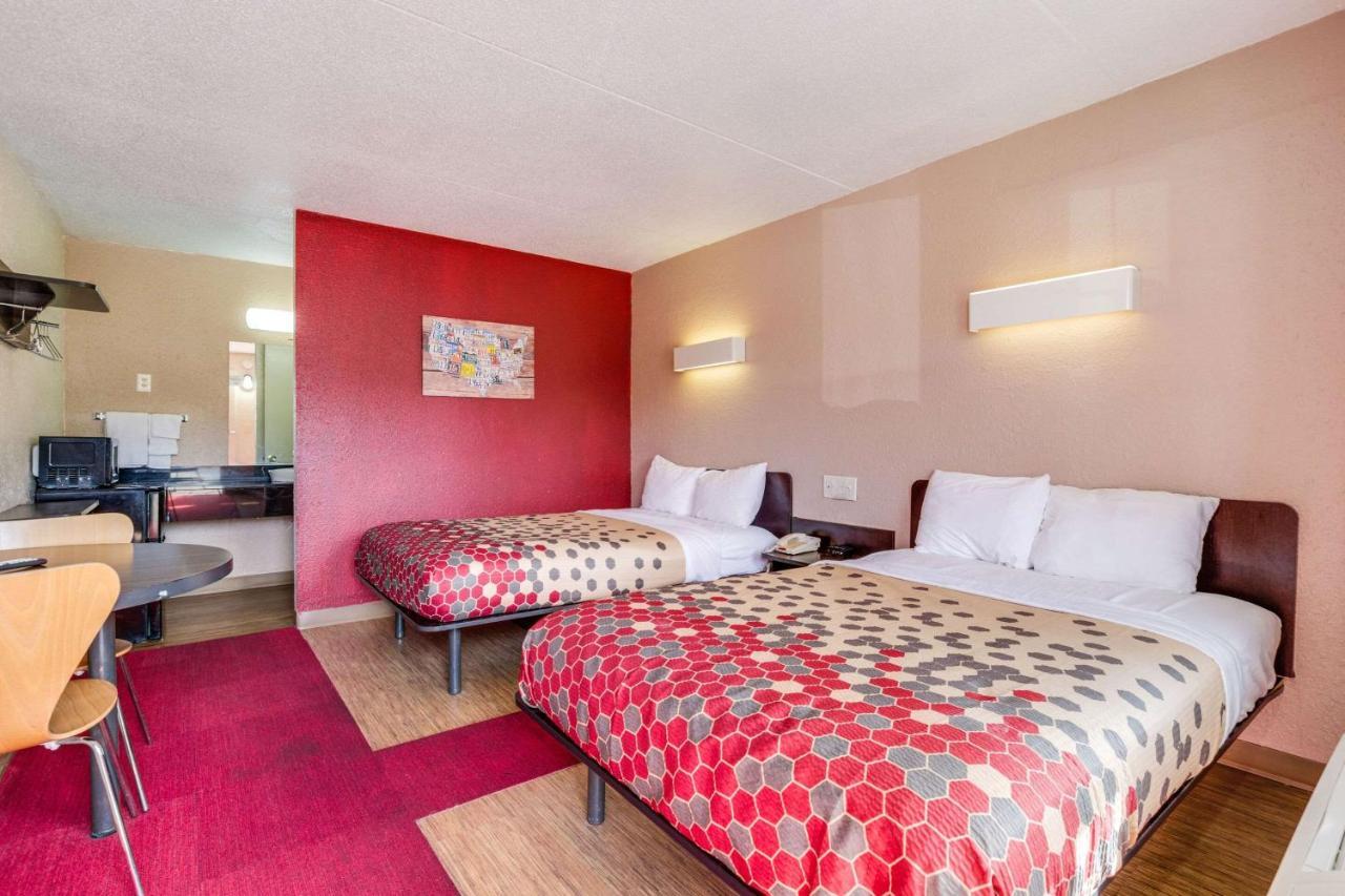 Econo Lodge Inn & Suites Terre Haute Bagian luar foto