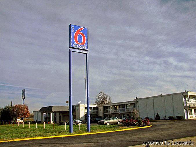 Econo Lodge Inn & Suites Terre Haute Bagian luar foto